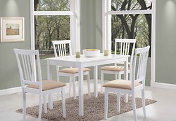 Jedálenský stôl FIORD je dokonalým prvkom pre modernú domácu jedáleň. 
• Krásu jednoduchých tvarov ocenia najmä milovníci univerzálnych riešení. 
• Doska a nohy sú vyrobené v priamej línii bez zbytočných ozdôb a detailov, zásluhou čoho sa model stáva ideálnym základom domácnosti.
• MDF + drevo. Farba: biela.
• Stôl je dodávaný v demonte a montáž je veľmi jednoduchá.
• Cena neobsahuje stoličky.