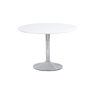 
	Okrúhly jedálenský stôl FLAVIO pomôže dotvoriť interiér modernej jedálne.
	• Ideálny pre 4 osoby a svojimi úspornými rozmermi vhodný do menších priestorov.
	• Vrchnú časť tvorí MDF doska vo farebnom prevedení biely lak.
	• Konštrukcia v podobe podnože pozostáva z pochrómovanej ocele.
	• Stôl je dodávaný v demonte a montáž je veľmi jednoduchá.
	• Cena neobsahuje stoličky.
