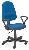 
	Čalúnená kancelárska stolička BRAVO so širokým, ergonomicky tvarovaným sedadlom a výškovo nastaviteľným operadlom.
	• Chrbtová mechanika stoličky k PC zaisťuje permanentný kontakt s možnosťou aretácie operadla vo zvolenej polohe.
	• Možná nastaviteľnosť tuhosti prítlaku operadla kancelárskych kresiel.
	• Výšku sedu je možné upravovať plynovým piestom.
	• Kancelárske kreslá sú opatrené kolieskami určenými na mäkké podlahy.
	• Nosnosť otočnej stoličky je do 120 kg.

	• Farba: nábytková látka C-6 modrá

	• Dodávaná v demonte.

	 

