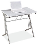 
	Kancelársky stôl B-120 ponúka moderný dizajn a pohodlný pracovný priestor.
	• Vyrába sa v kombinácii MDF (biela) s hliníkom.
	• Zaujme svojim jednoduchým a štýlovým vzhľadom.
	• Stolík neobsahuje výsuvnú dosku. Vďaka úsporným rozmerom je vhodný aj do menších priestorov.

	• Dodávaný v demonte.

	 

	Farba stolíka na Vašom monitore sa nemusí zhodovať so skutočným farebným prevedením produktu.
