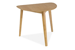 
	Jedálenský stôl KARL pomôže dotvoriť interiér modernej jedálne.
	• Svojimi úspornými rozmermi vhodný do menších priestorov.
	• Praktický stôl je vyrobený z MDF a dubového dreva, čím získava tradičný vzhľad.
	• Konštrukciu tvoria tri nohy a stôl je dodávaný v demonte.
