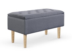 
	Lavica CLEO ponúka štýlový a zároveň praktický prvok nábytku vhodný do obývačky alebo predsiene.

	• Dizajn je tvorený látkovým čalúnením, ktoré na sedáku obsahuje ozdobné šitie.

	• Nohy z masívneho kaučukového dreva zaručujú pevnú stabilitu.

	• Lavica disponuje úložným priestorom, ku ktorému sa dostanete po dvihnutí sedadla.

	• Maximálna nosnosť lavice je do 100 kg.

	• V ponuke: sivá/ nohy natural.

	• Jednoduchá montáž.

	 

	Farba lavice na Vašom monitore sa nemusí zhodovať so skutočným farebným prevedením produktu.
